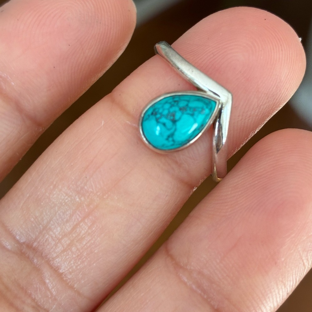 925 sterling Silver Turquoise Teardrop Ring